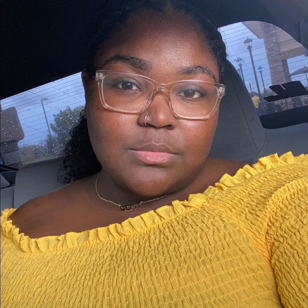 Meet your Posher, Kayla